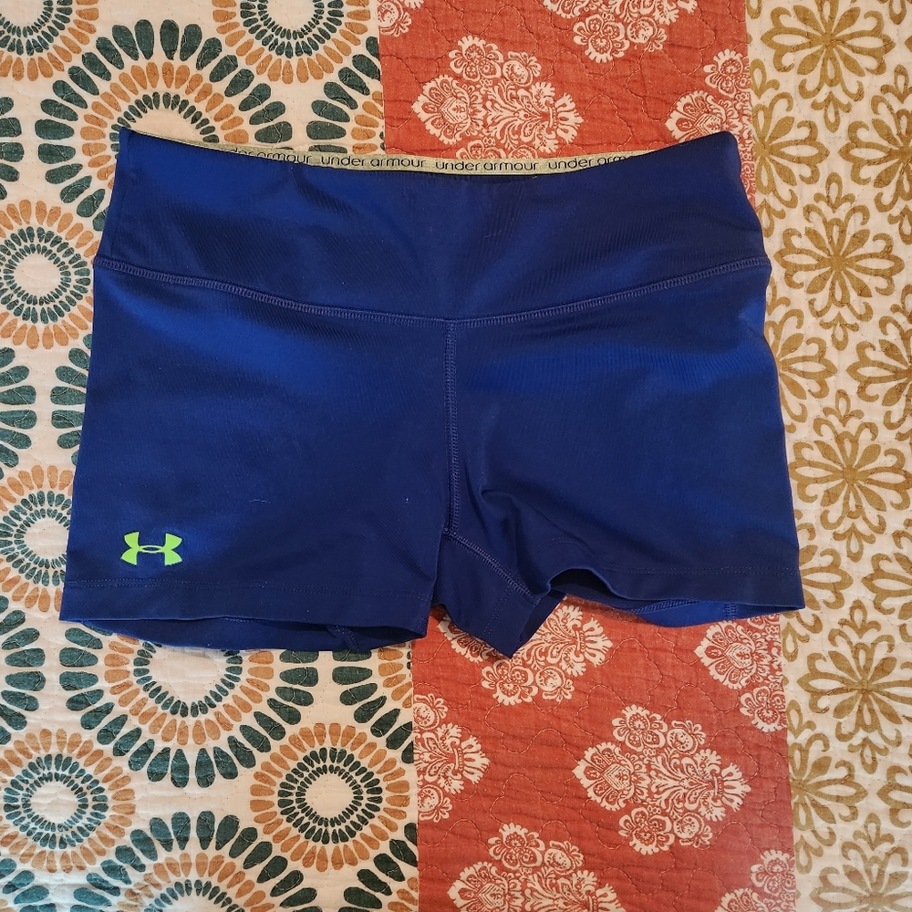 Under armour volleyball shorts / biker shorts